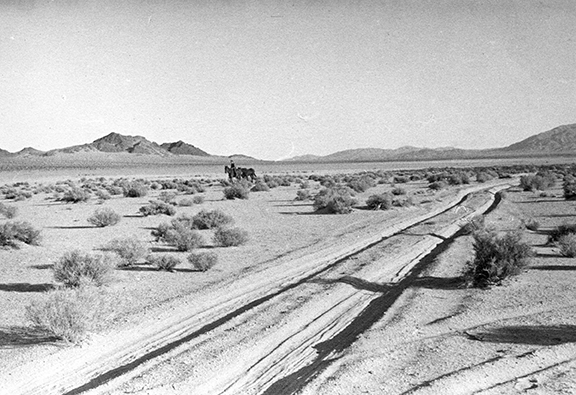 Photo empty Mojave Desert